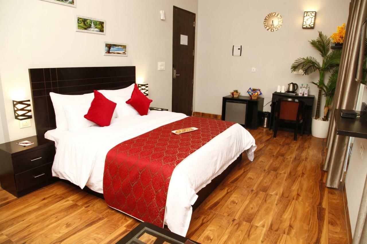 Anandam Clarks Inn Suites Vrindāvan Eksteriør bilde