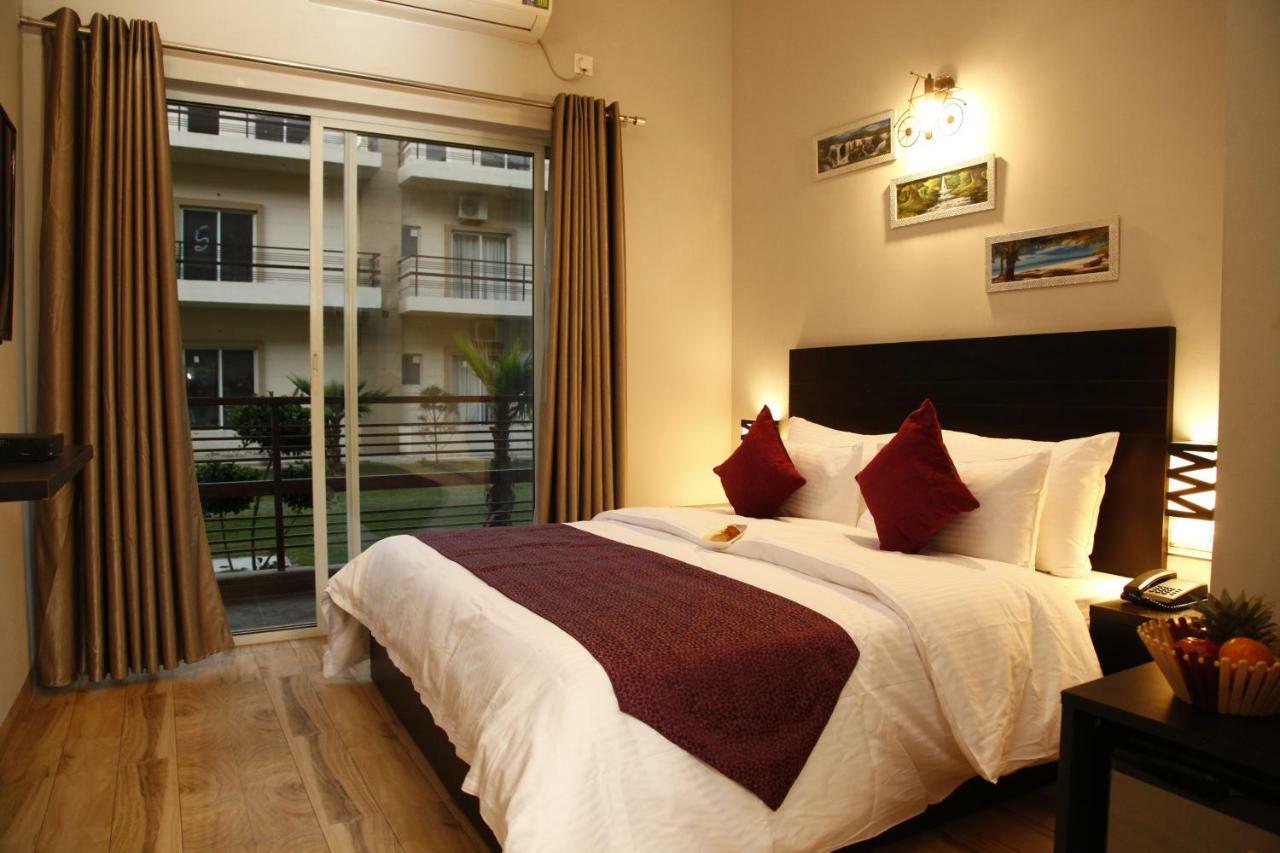 Anandam Clarks Inn Suites Vrindāvan Eksteriør bilde