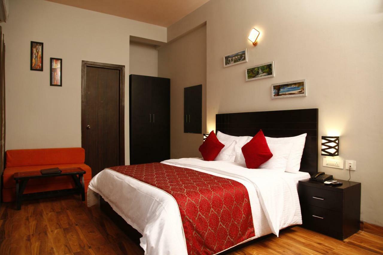 Anandam Clarks Inn Suites Vrindāvan Eksteriør bilde